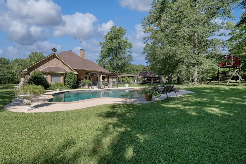 17898 Fm 16 W Lindale, TX 75771