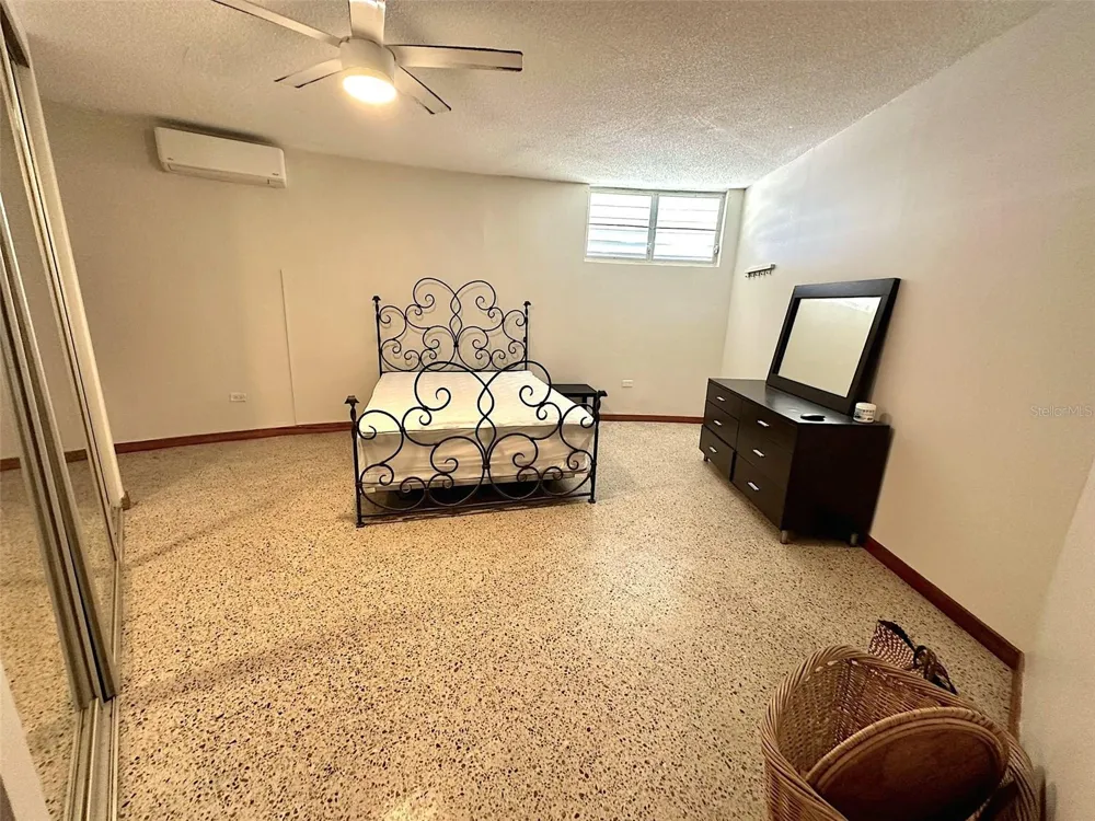 185 CALLE PINE GROVE #B-1 Carolina, PR 00979
