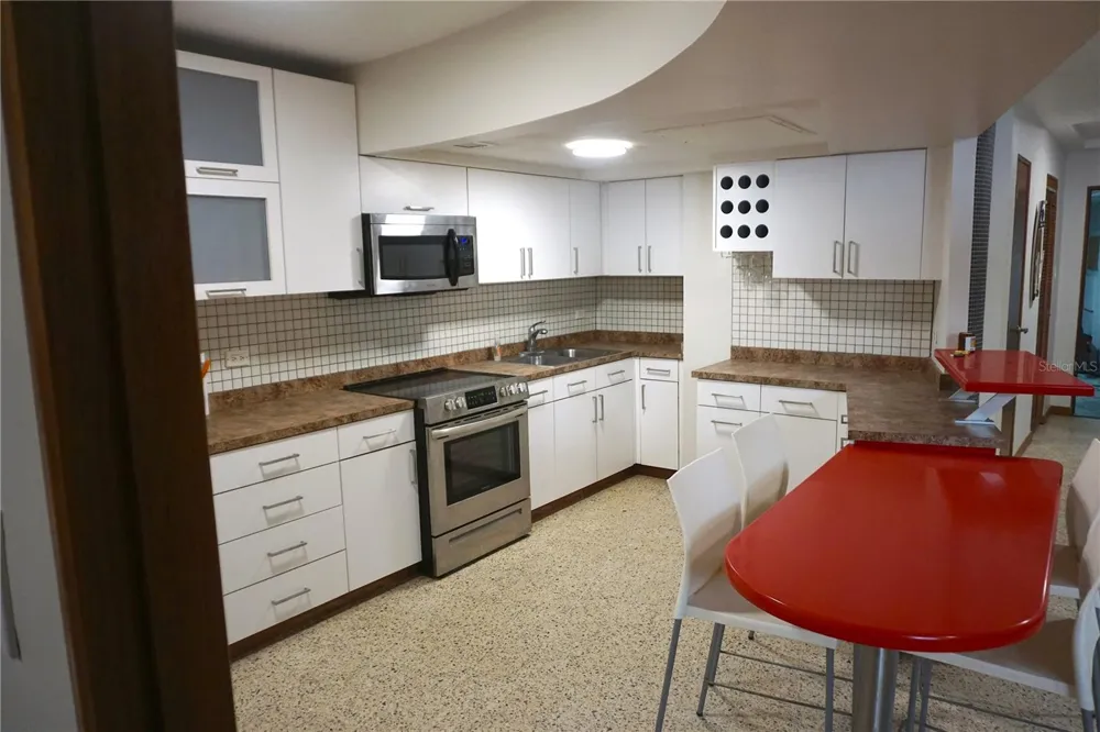 185 CALLE PINE GROVE #B-1 Carolina, PR 00979