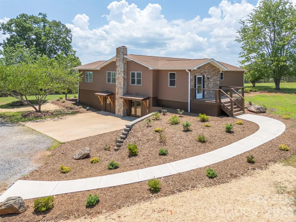 5732 S Nc 9 Highway Tryon, NC 28782