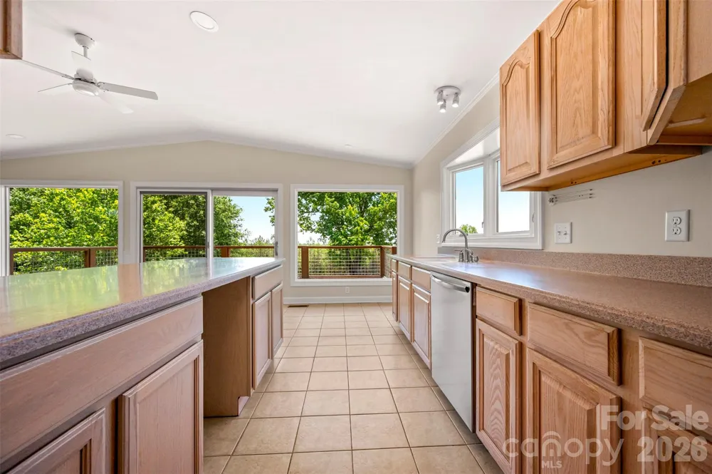 5732 S Nc 9 Highway Tryon, NC 28782