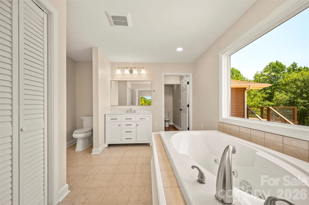 5732 S Nc 9 Highway Tryon, NC 28782