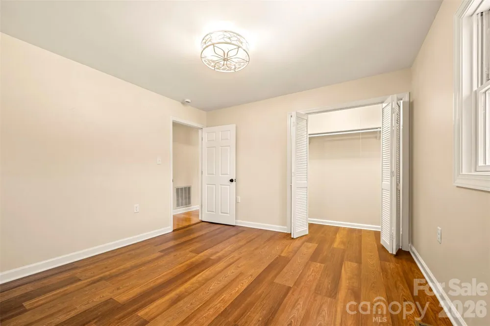5732 S Nc 9 Highway Tryon, NC 28782