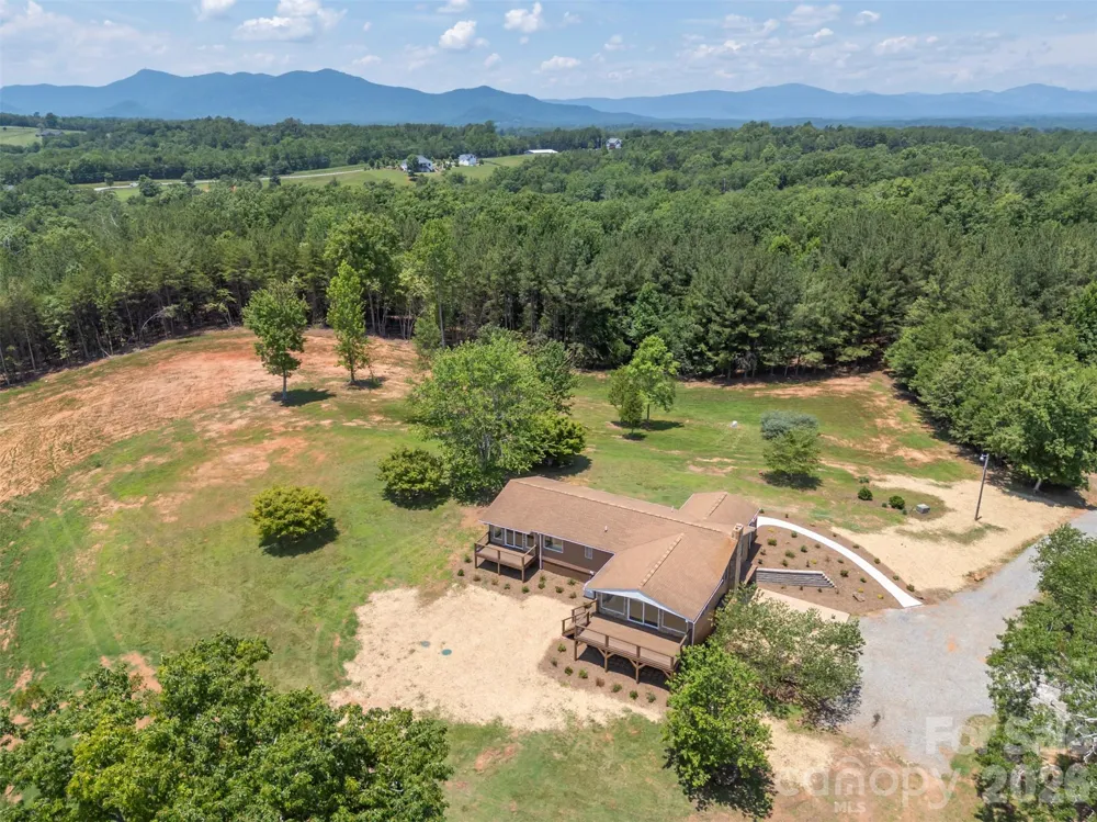 5732 S Nc 9 Highway Tryon, NC 28782