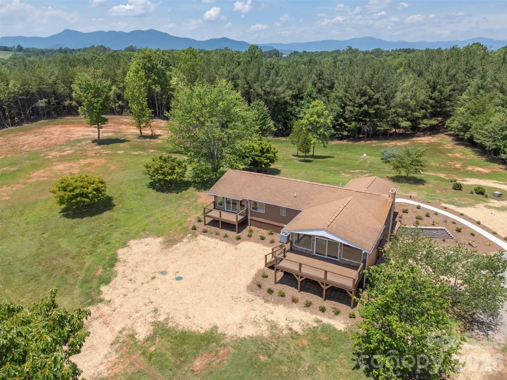 5732 S Nc 9 Highway Tryon, NC 28782