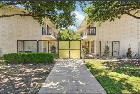 4616 W Lovers Lane #205