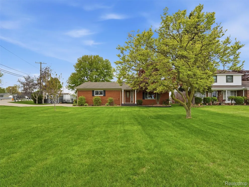32160 S River Road Harrison Charter Township, MI 48045