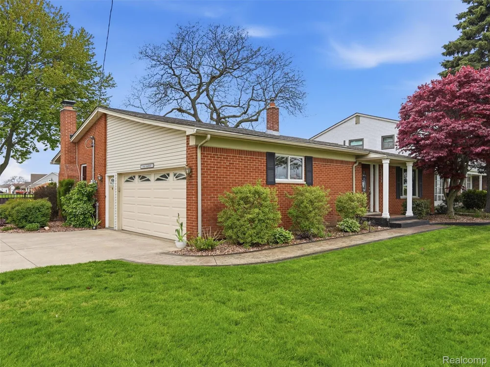 32160 S River Road Harrison Charter Township, MI 48045