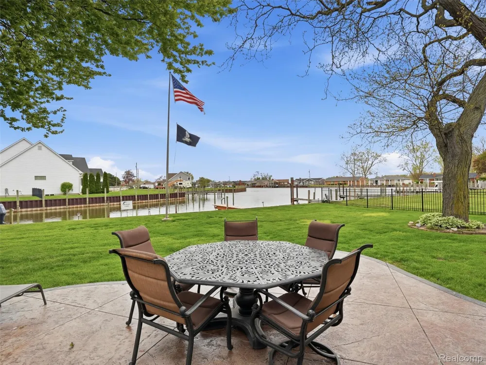 32160 S River Road Harrison Charter Township, MI 48045