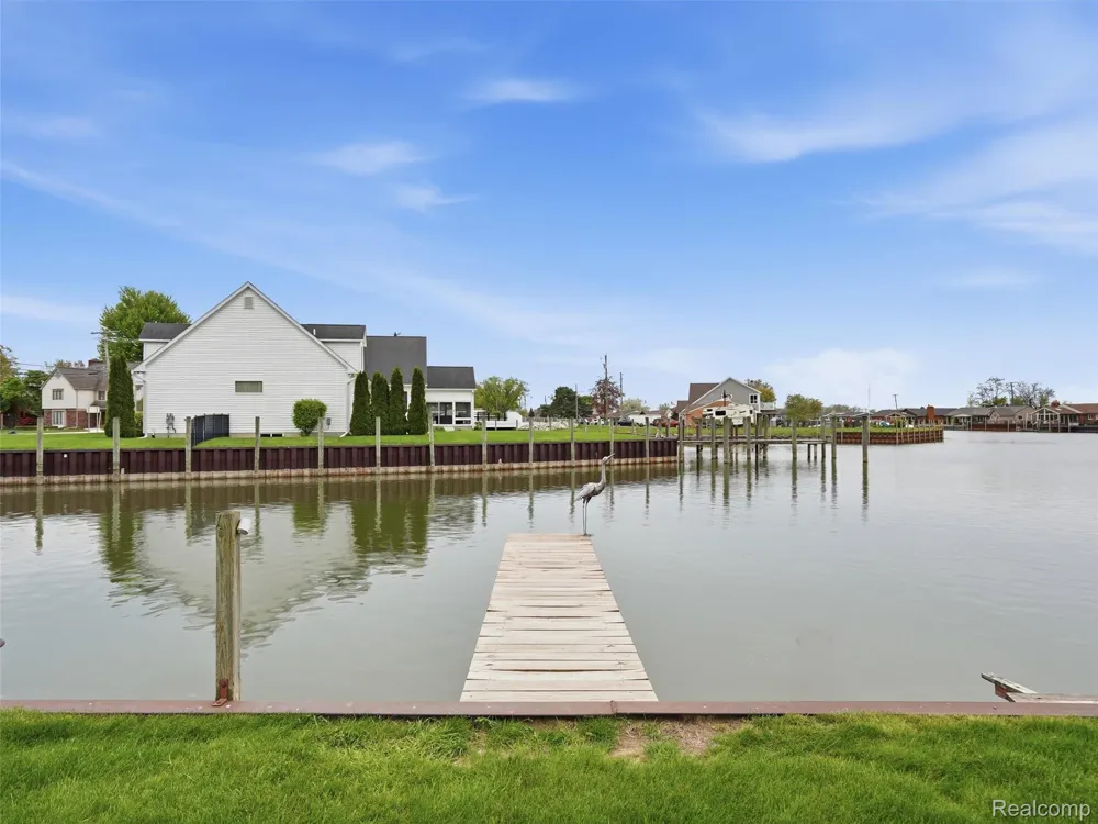 32160 S River Road Harrison Charter Township, MI 48045
