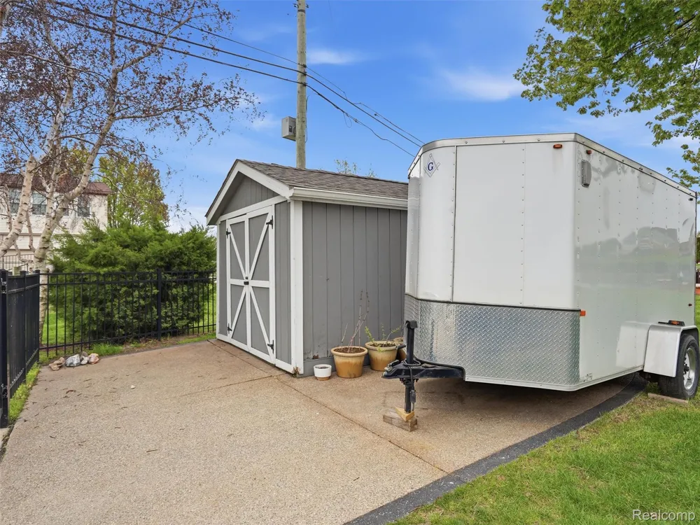 32160 S River Road Harrison Charter Township, MI 48045