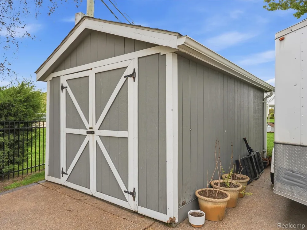 32160 S River Road Harrison Charter Township, MI 48045