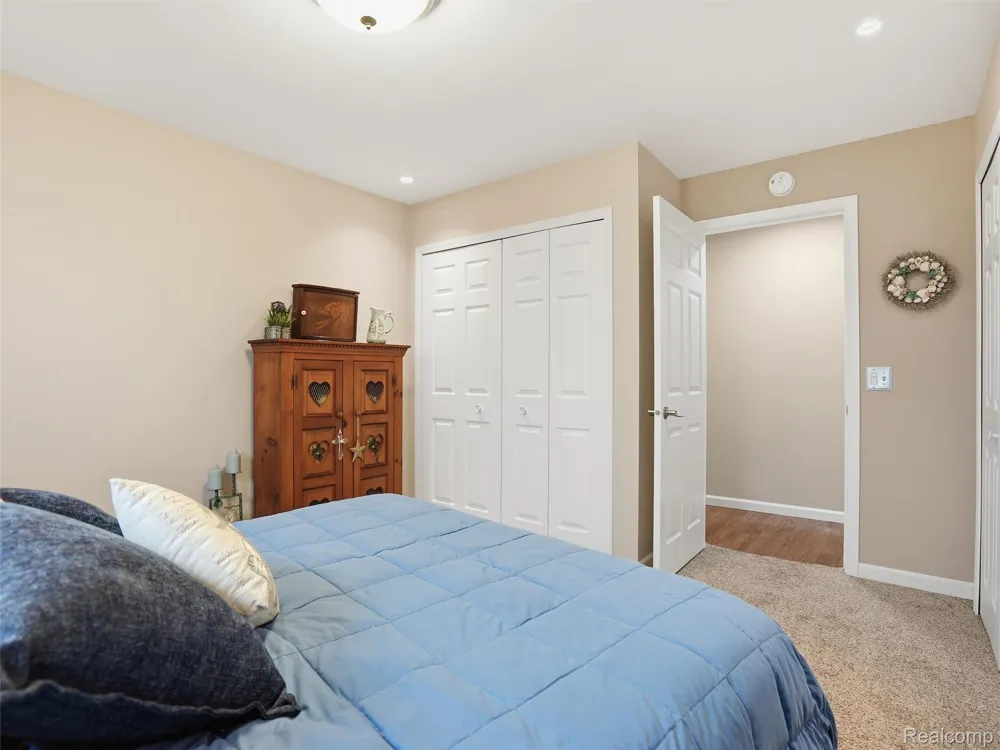 32160 S River Road Harrison Charter Township, MI 48045