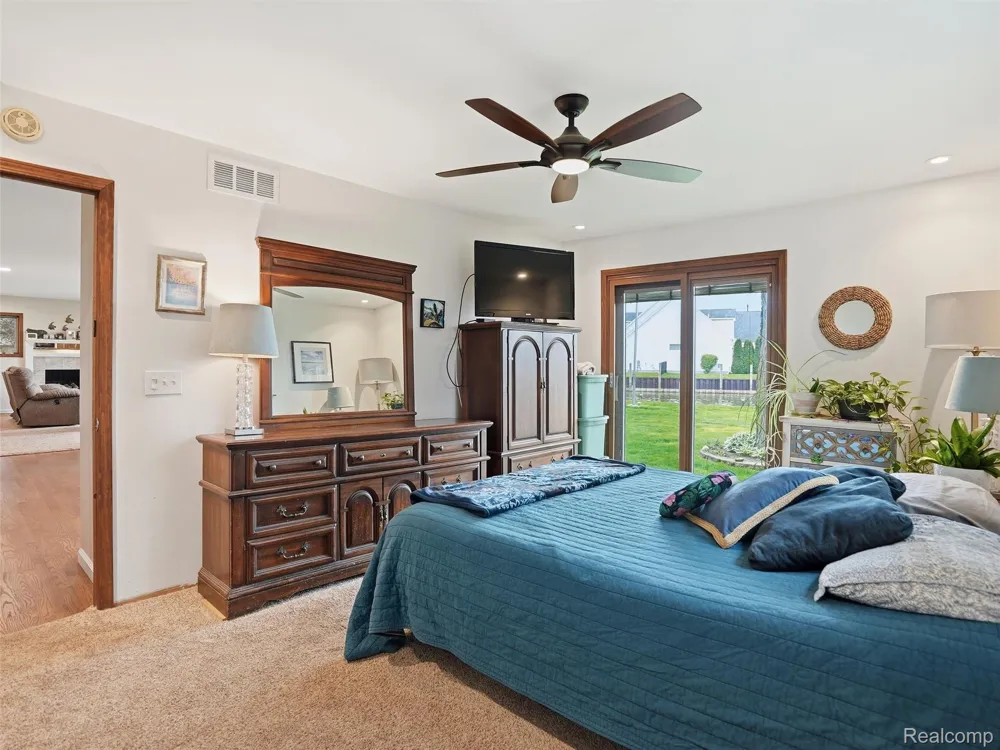 32160 S River Road Harrison Charter Township, MI 48045