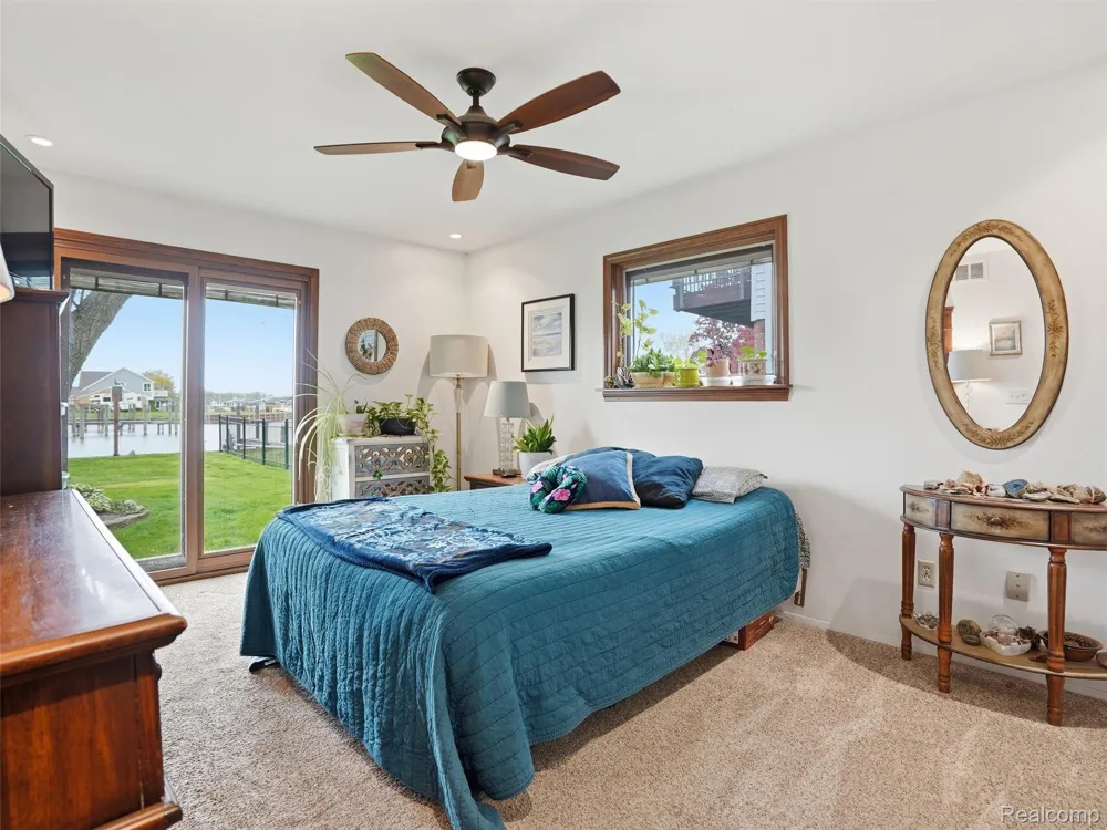 32160 S River Road Harrison Charter Township, MI 48045