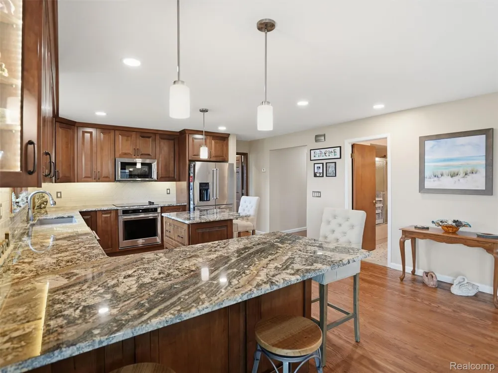 32160 S River Road Harrison Charter Township, MI 48045