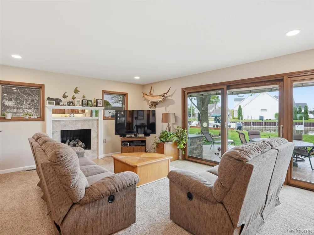 32160 S River Road Harrison Charter Township, MI 48045