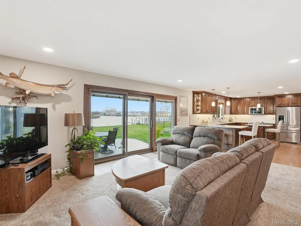 32160 S River Road Harrison Charter Township, MI 48045