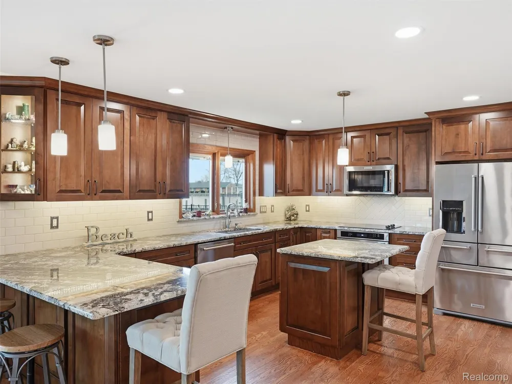 32160 S River Road Harrison Charter Township, MI 48045
