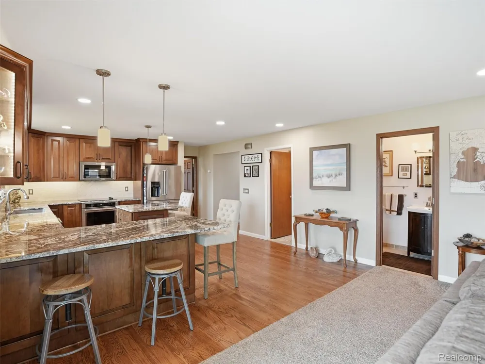 32160 S River Road Harrison Charter Township, MI 48045