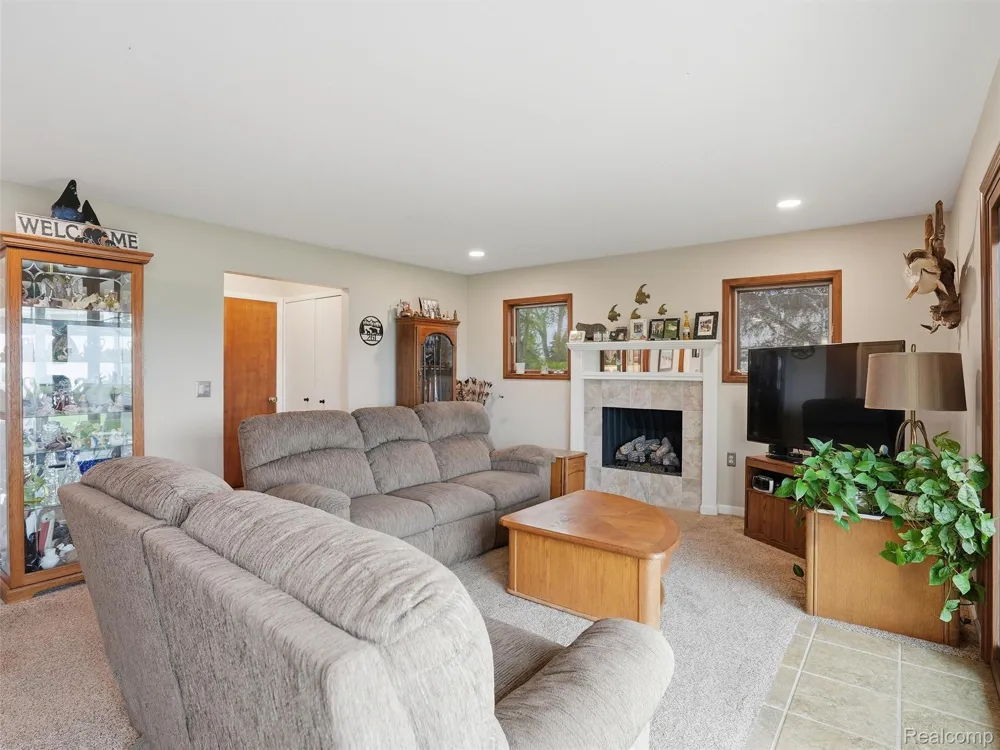 32160 S River Road Harrison Charter Township, MI 48045
