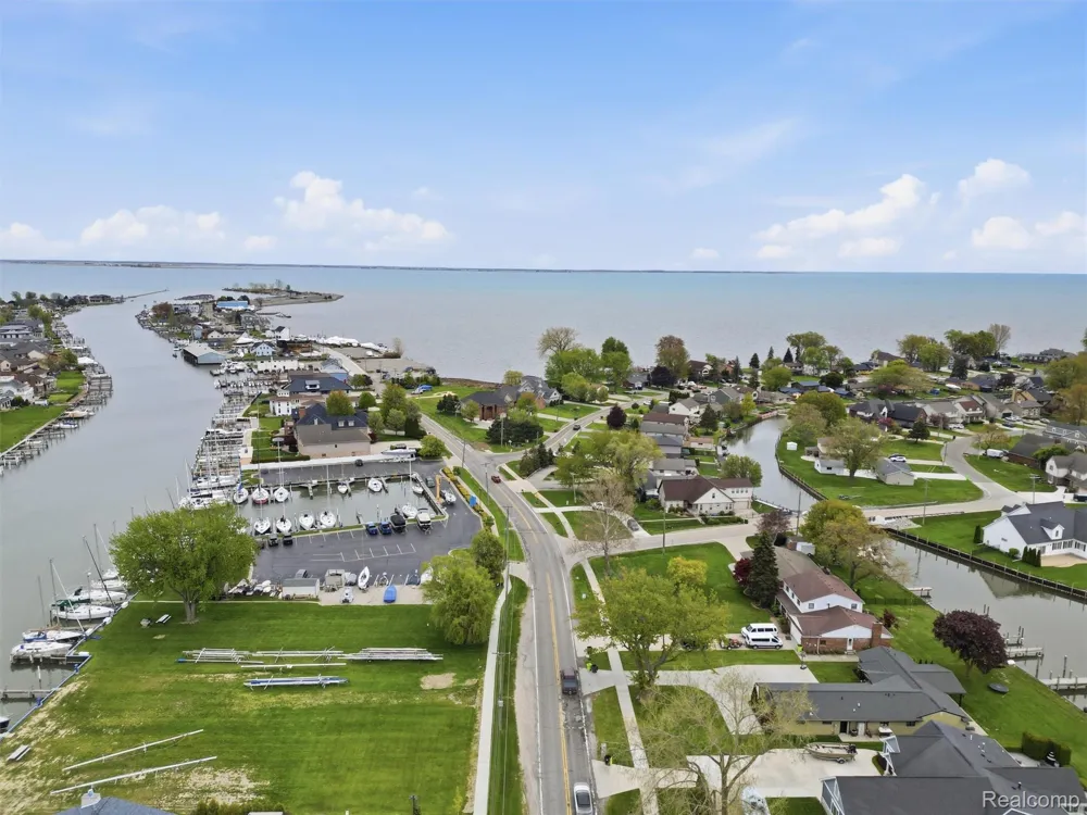 32160 S River Road Harrison Charter Township, MI 48045