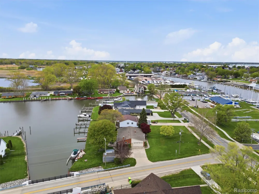 32160 S River Road Harrison Charter Township, MI 48045