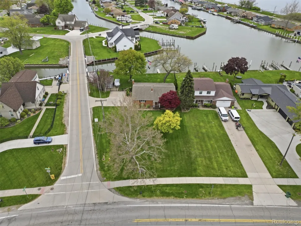 32160 S River Road Harrison Charter Township, MI 48045