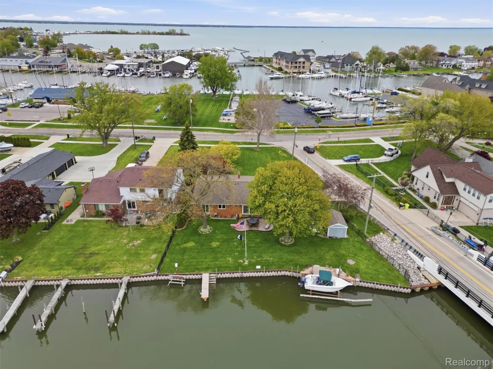 32160 S River Road Harrison Charter Township, MI 48045