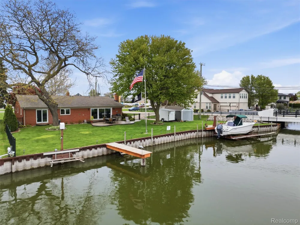 32160 S River Road Harrison Charter Township, MI 48045