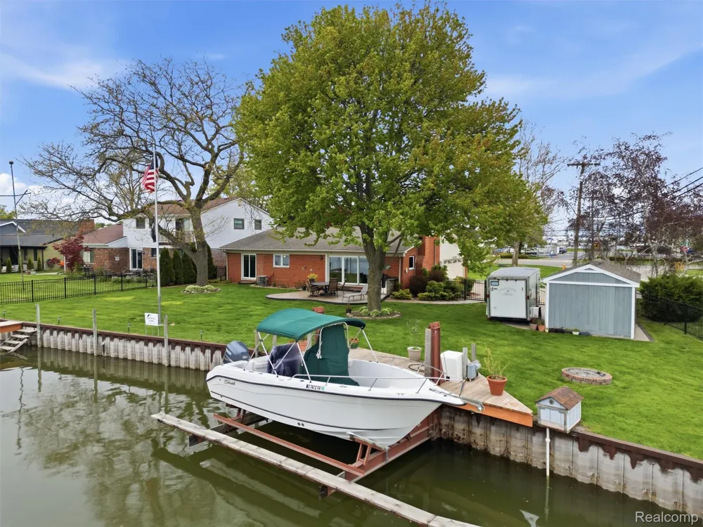 32160 S River Road Harrison Charter Township, MI 48045