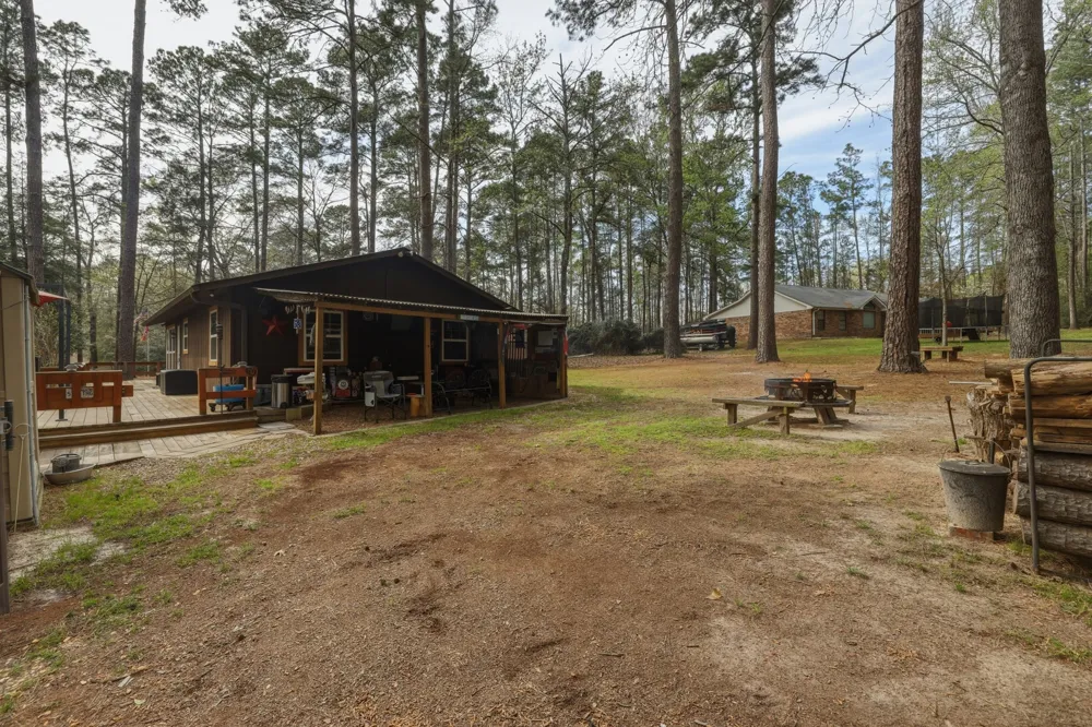 1048 W Holly Trail Hawkins, TX 75765