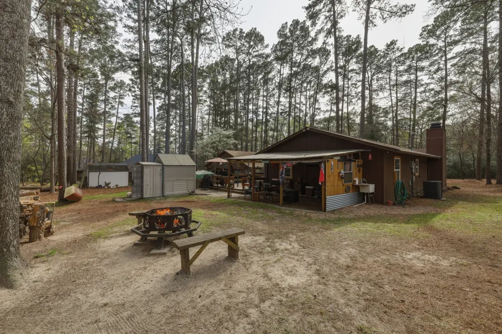 1048 W Holly Trail Hawkins, TX 75765