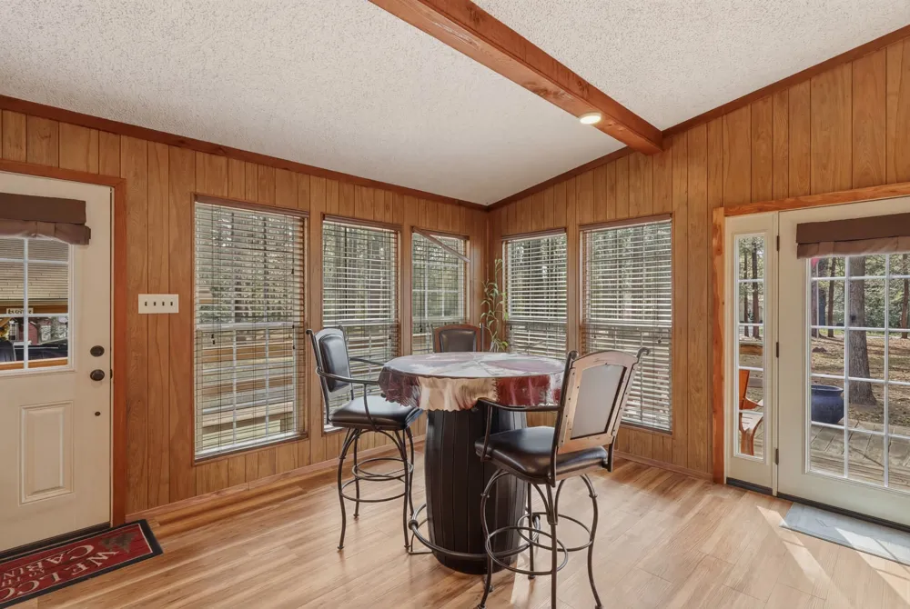 1048 W Holly Trail Hawkins, TX 75765