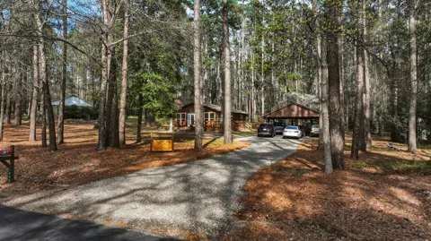 1048 W Holly Trail