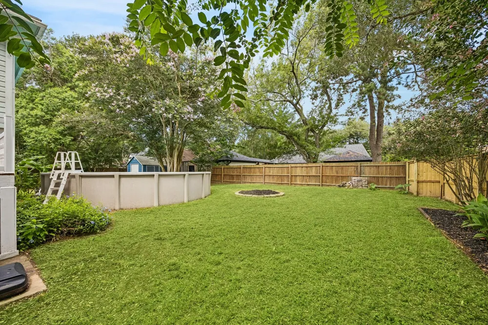 1003 Eagle Lake Road Sealy, TX 77474