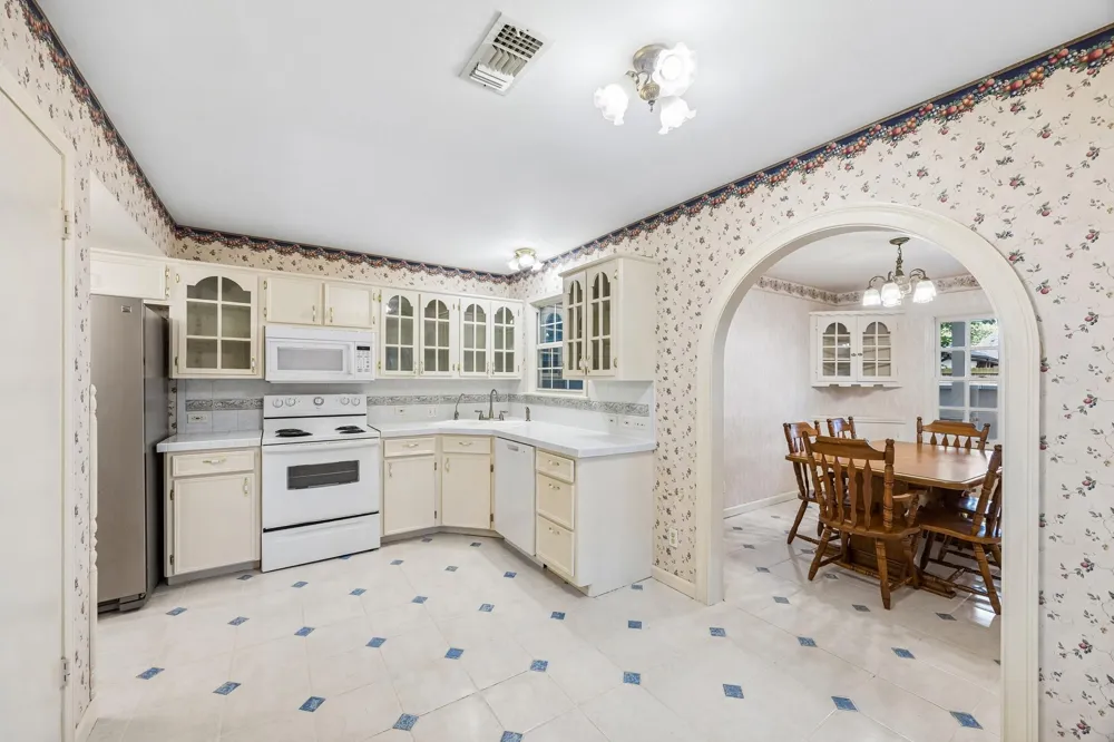 1003 Eagle Lake Road Sealy, TX 77474
