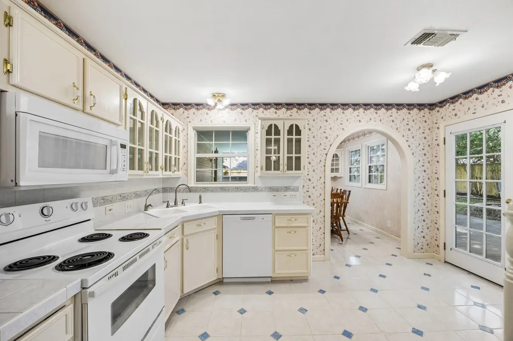 1003 Eagle Lake Road Sealy, TX 77474
