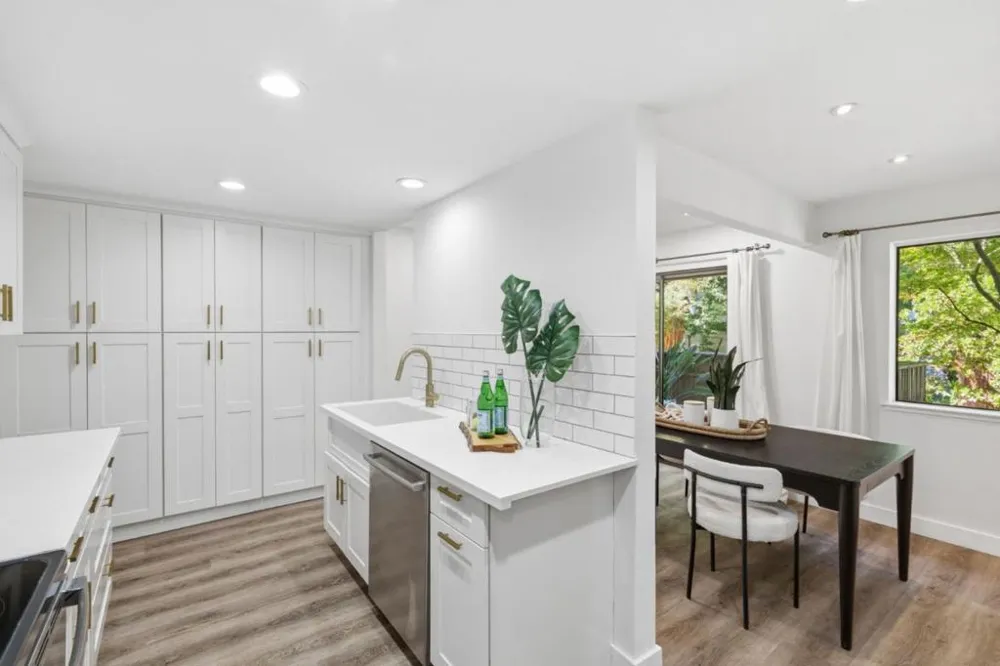 20760 4th Street #11 Saratoga, CA 95070