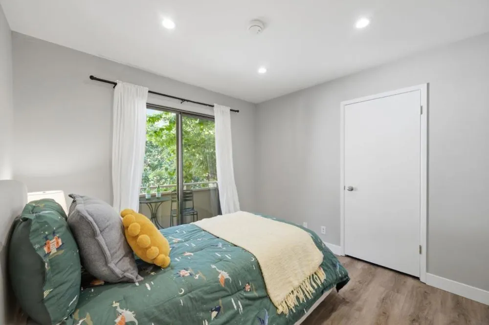 20760 4th Street #11 Saratoga, CA 95070