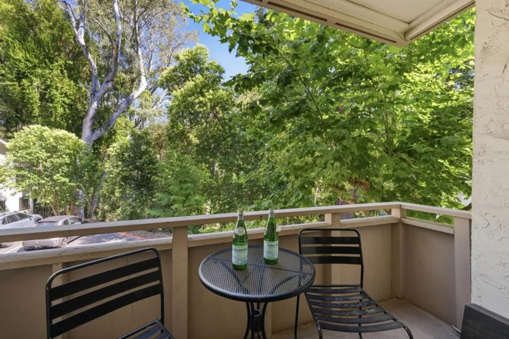 20760 4th Street #11 Saratoga, CA 95070
