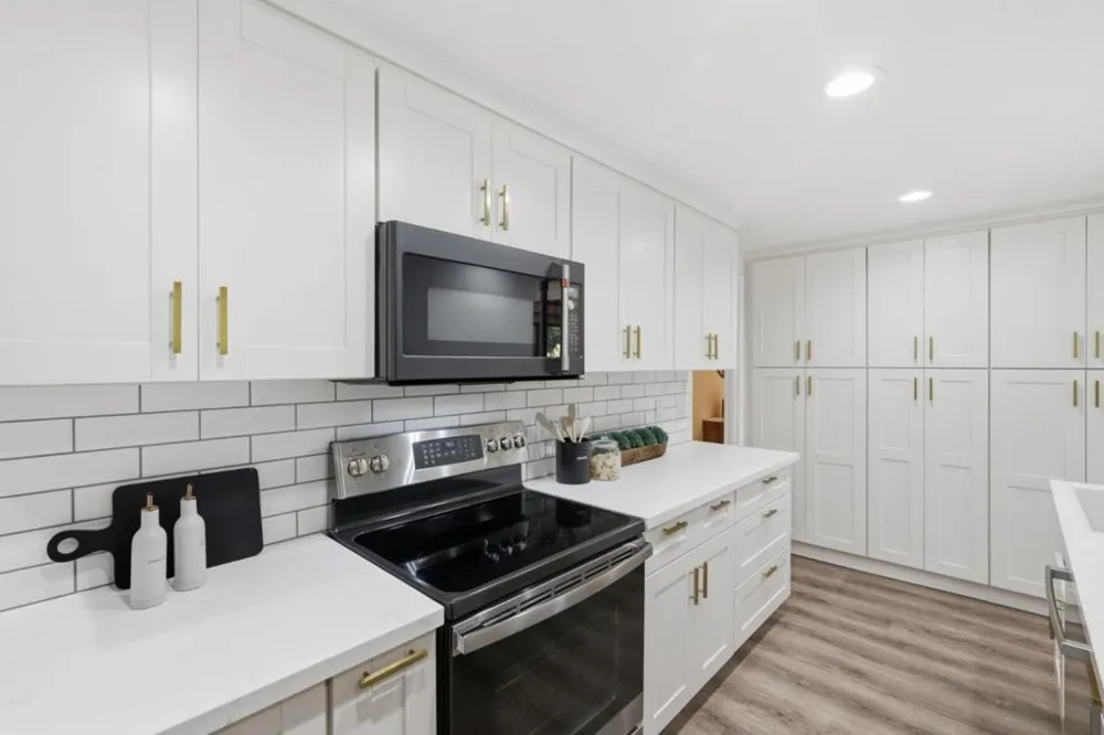20760 4th Street #11 Saratoga, CA 95070