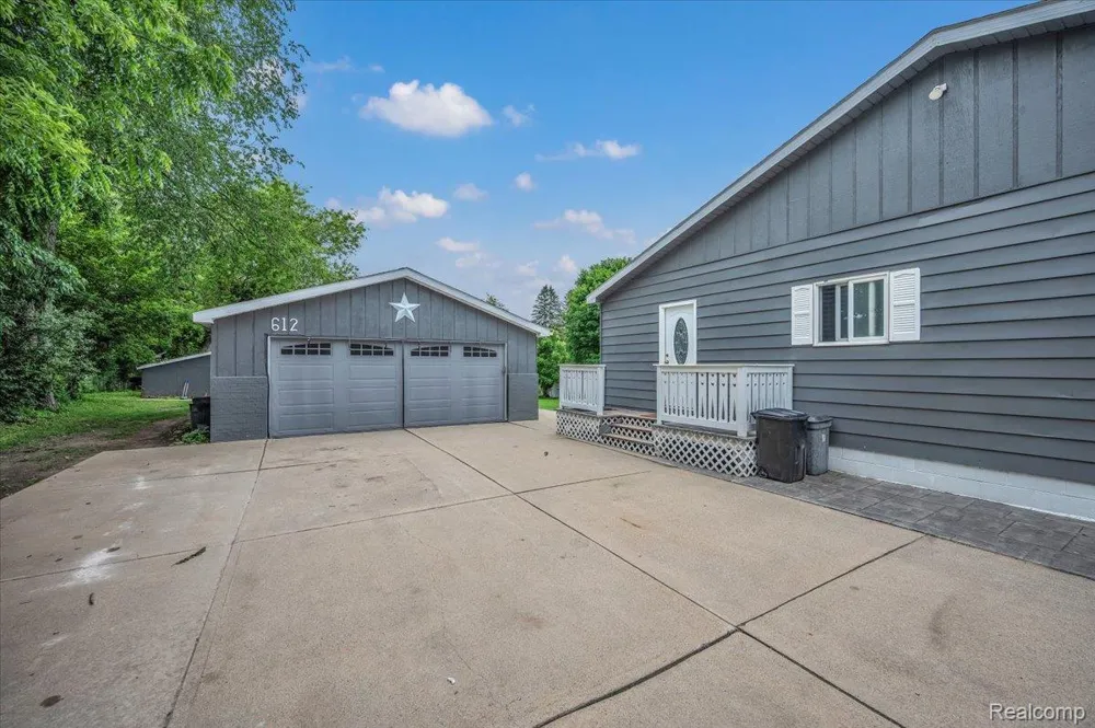 612 BLACKS CORNERS ROAD Imlay City City, MI 48444