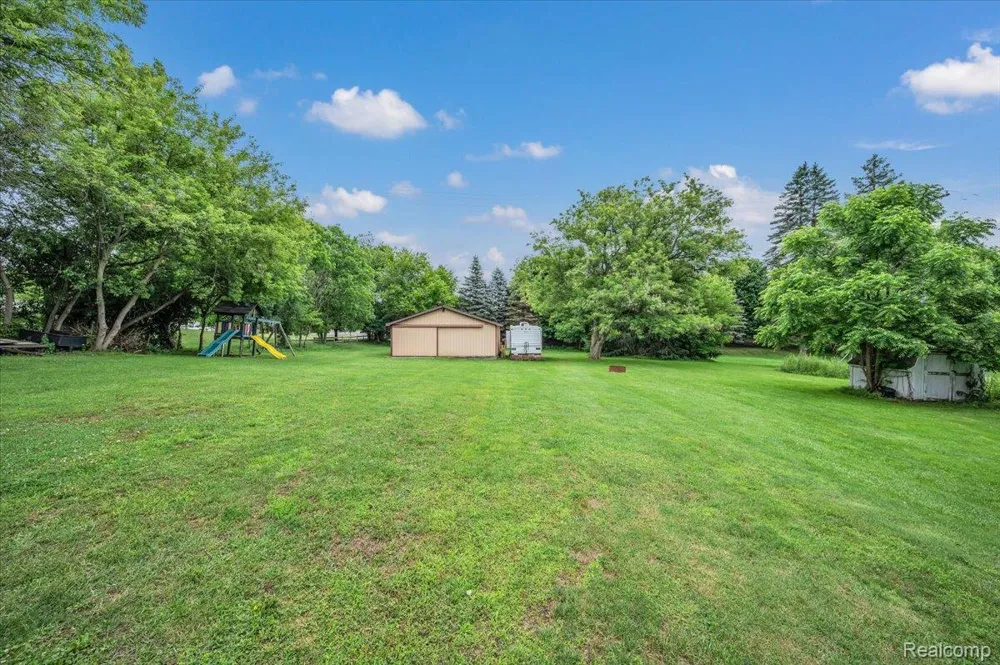 612 BLACKS CORNERS ROAD Imlay City City, MI 48444