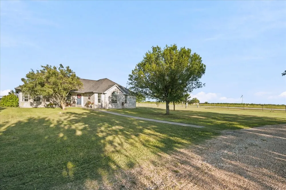 2951 FM 936 Hubbard, TX 76648