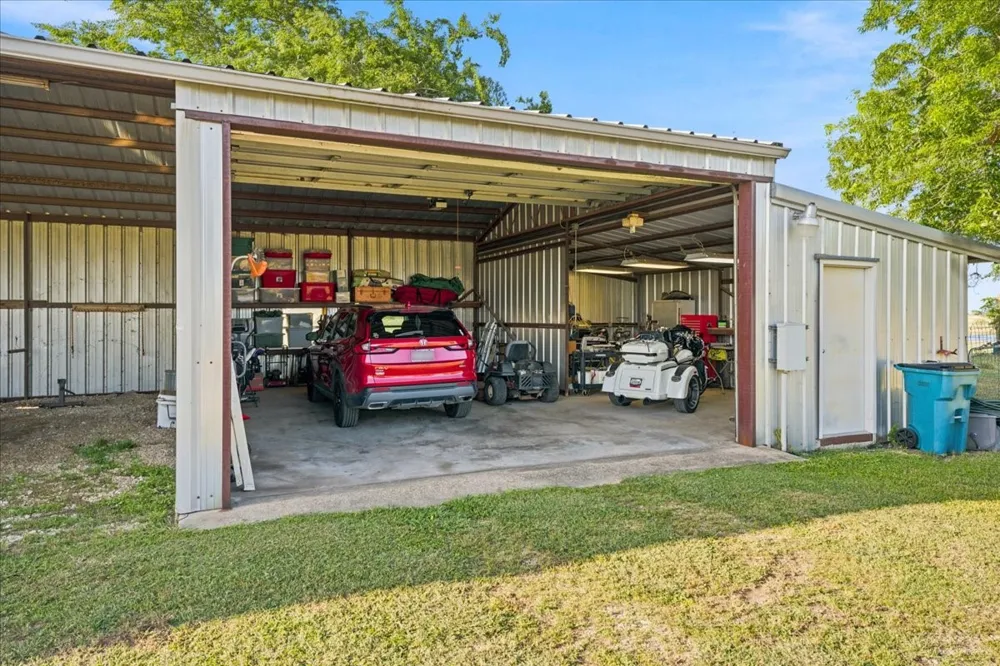 2951 FM 936 Hubbard, TX 76648