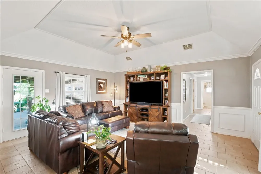 2951 FM 936 Hubbard, TX 76648