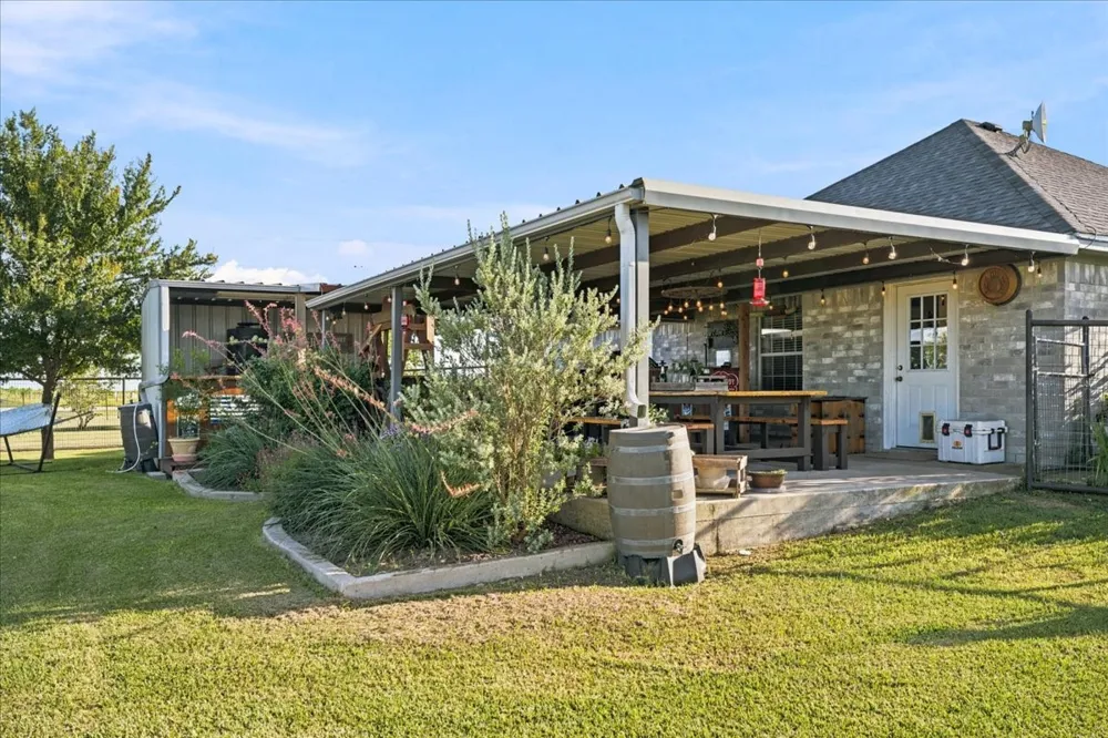 2951 FM 936 Hubbard, TX 76648