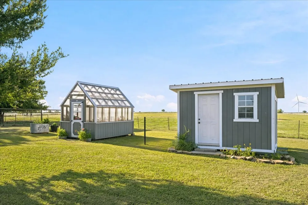 2951 FM 936 Hubbard, TX 76648
