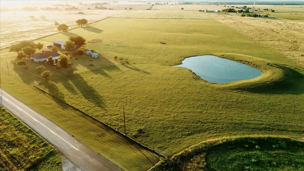 2951 FM 936 Hubbard, TX 76648